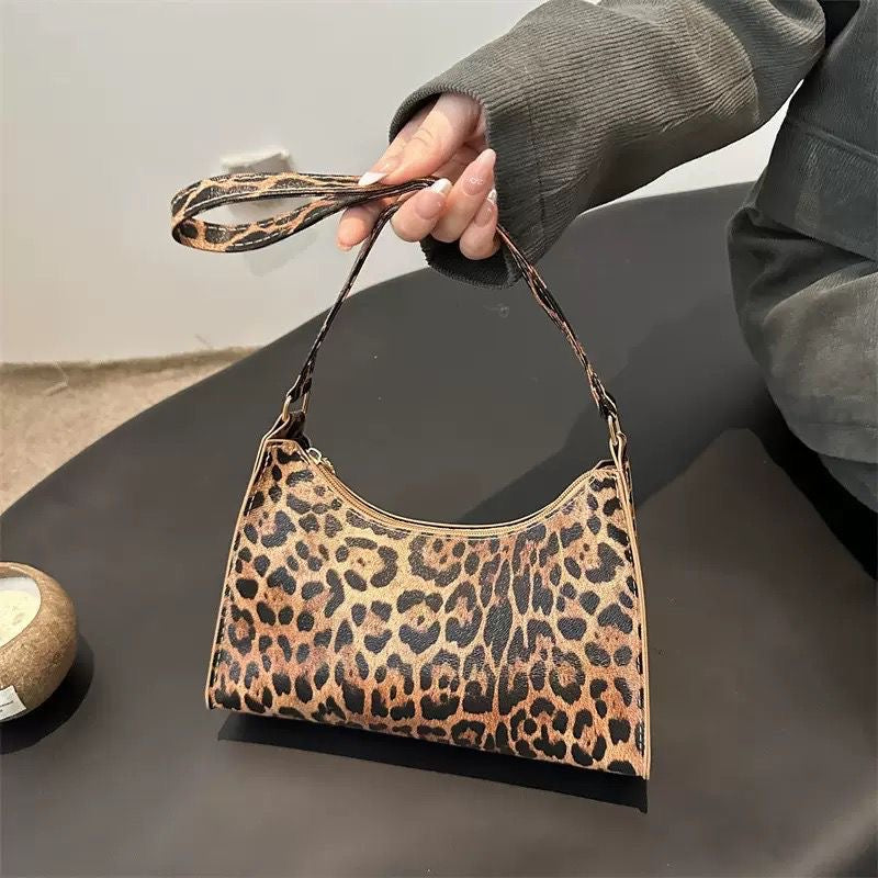 Leopard print shoulder bag
