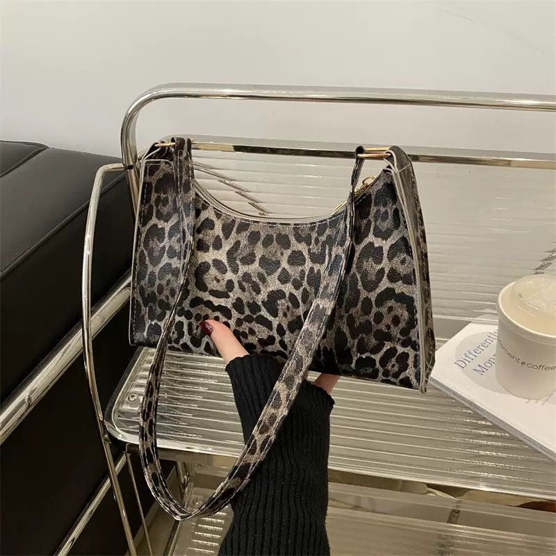 Leopard print shoulder bag
