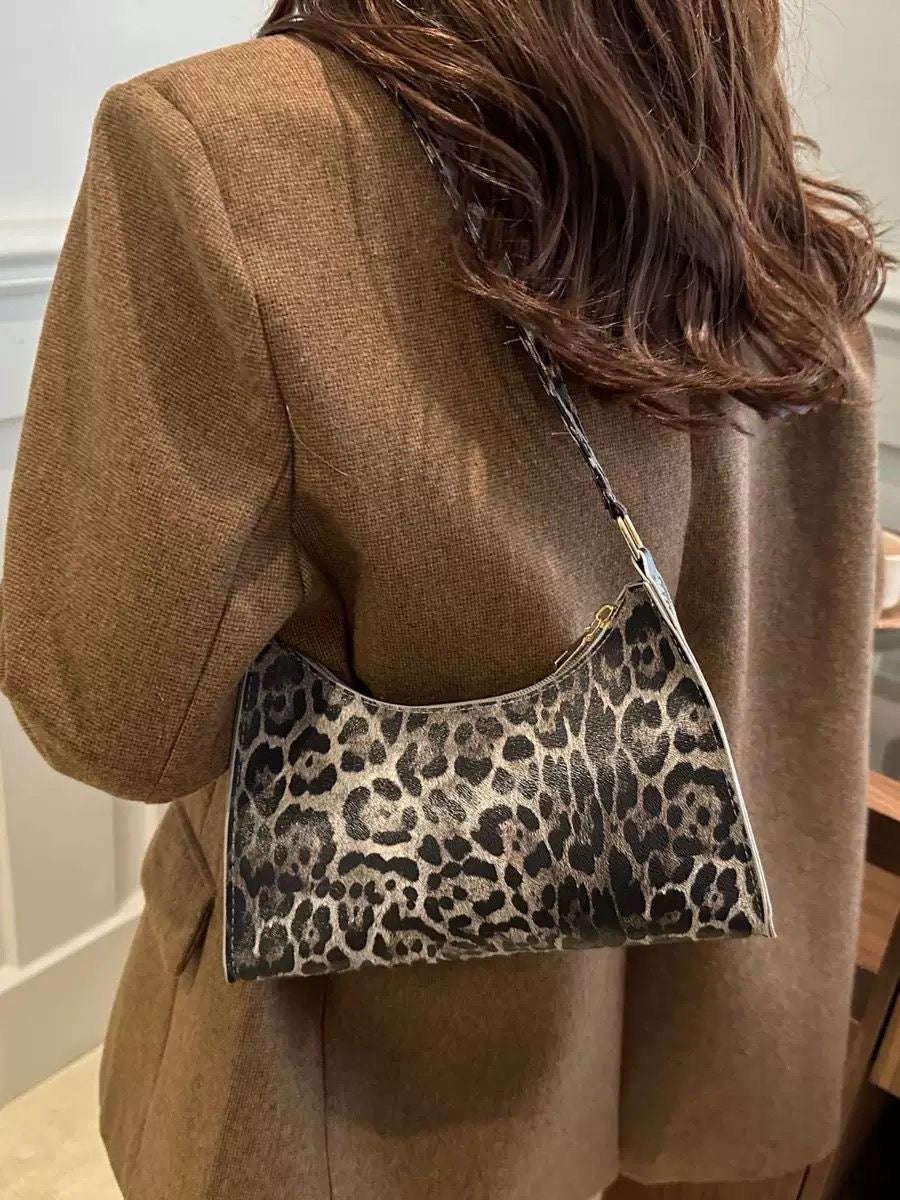 Leopard print shoulder bag